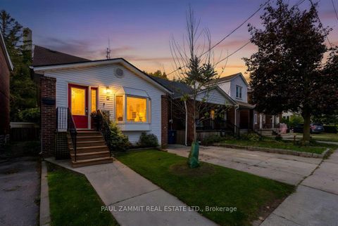 Photo 34 at 4 Binswood Avenue, East York, Toronto