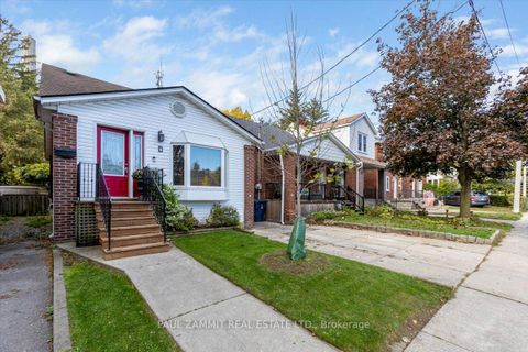 Photo 35 at 4 Binswood Avenue, East York, Toronto