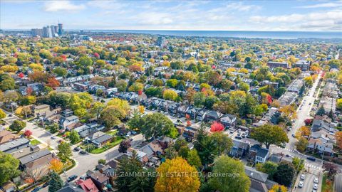Photo 37 at 4 Binswood Avenue, East York, Toronto