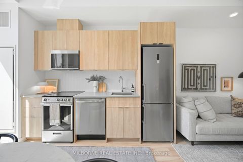 Photo 2 at 207 - 1660 Bloor Street W, High Park North, Toronto