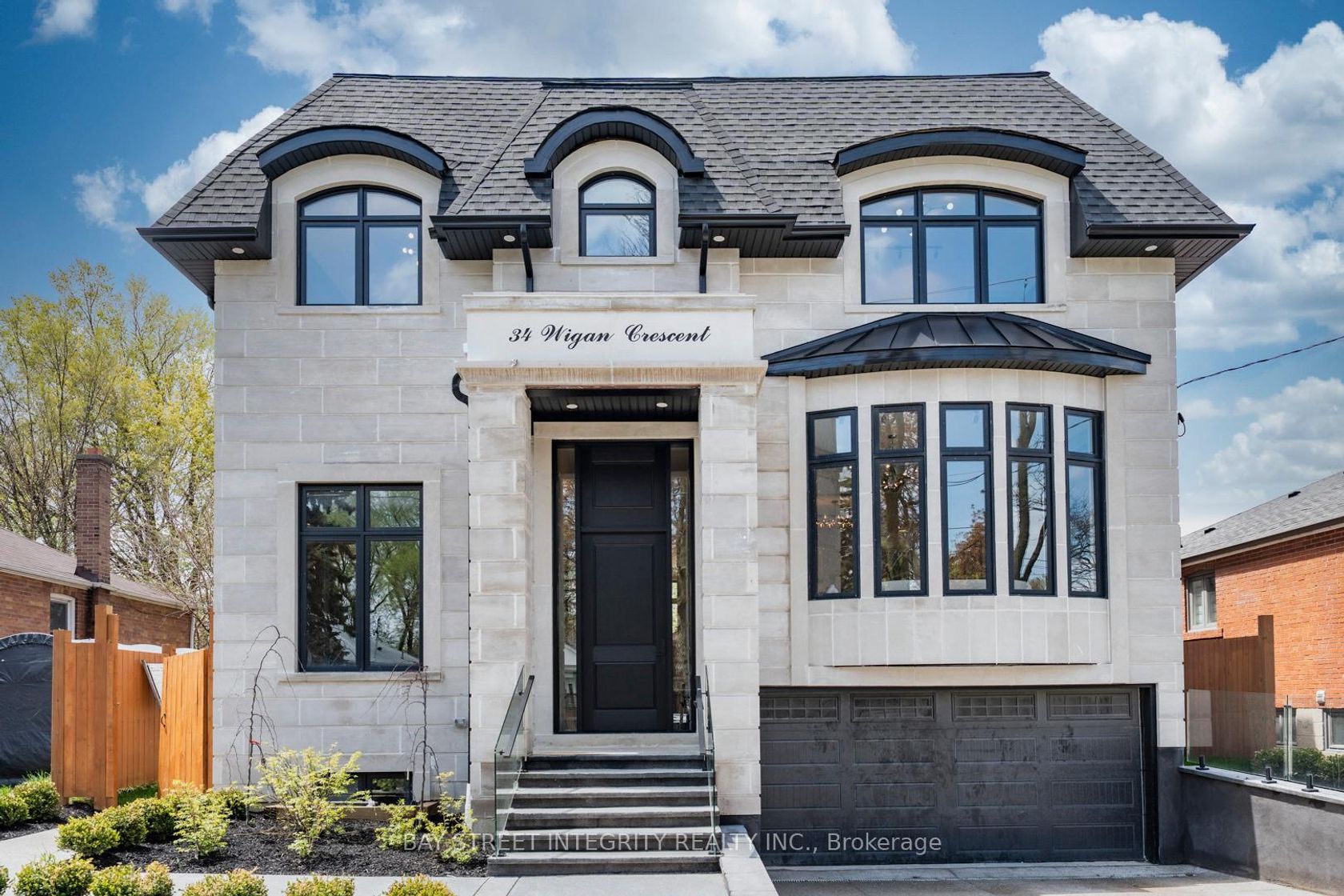 34 Wigan Crescent, Clanton Park, Toronto photo number 2