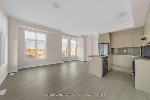 Photo 9 at 60 Lunay Drive, Rural Richmond Hill, Richmond Hill