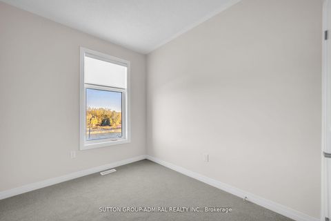 Photo 14 at 60 Lunay Drive, Rural Richmond Hill, Richmond Hill