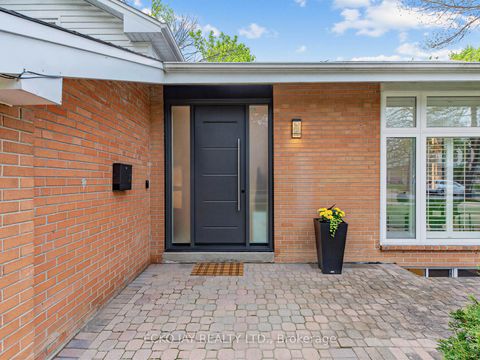 Photo 2 at 27 Silkwood Crescent, Henry Farm, Toronto