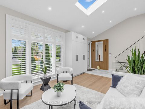 Photo 4 at 27 Silkwood Crescent, Henry Farm, Toronto