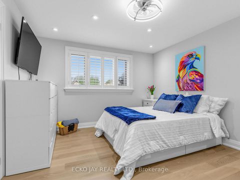 Photo 24 at 27 Silkwood Crescent, Henry Farm, Toronto