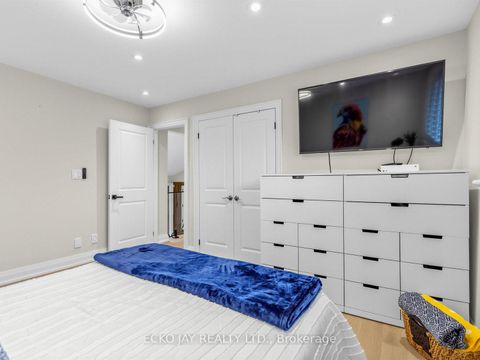 Photo 25 at 27 Silkwood Crescent, Henry Farm, Toronto