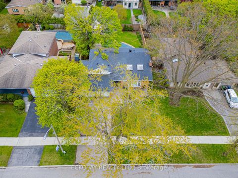 Photo 36 at 27 Silkwood Crescent, Henry Farm, Toronto