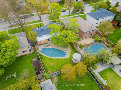 Photo 40 at 27 Silkwood Crescent, Henry Farm, Toronto