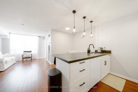 Photo 12 at 704 - 117 Gerrard Street E, Yonge Corridor, Toronto
