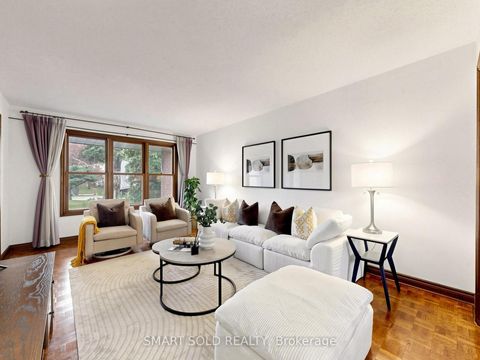 Photo 1 at 14 Marchwood Crescent, Harding, Richmond Hill