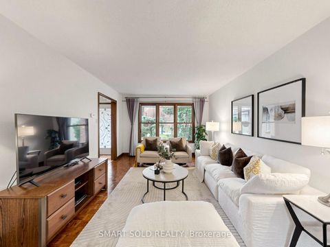 Photo 2 at 14 Marchwood Crescent, Harding, Richmond Hill