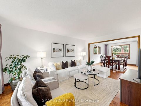 Photo 3 at 14 Marchwood Crescent, Harding, Richmond Hill