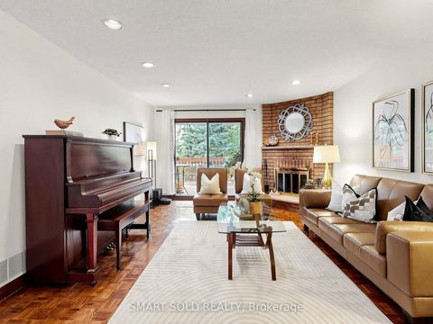 Photo 7 at 14 Marchwood Crescent, Harding, Richmond Hill