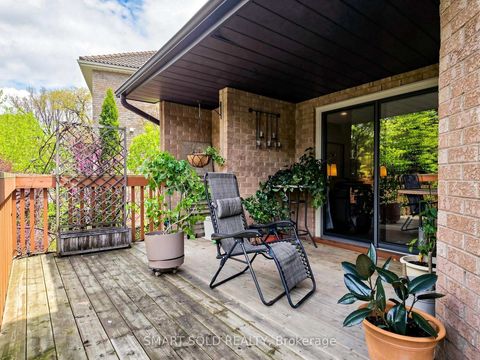 Photo 8 at 14 Marchwood Crescent, Harding, Richmond Hill