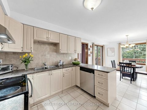 Photo 9 at 14 Marchwood Crescent, Harding, Richmond Hill