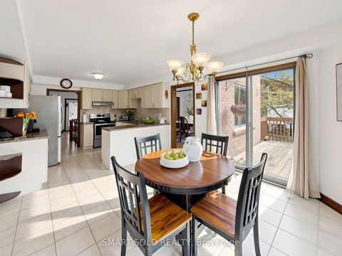 Photo 11 at 14 Marchwood Crescent, Harding, Richmond Hill
