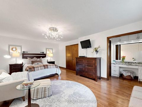 Photo 15 at 14 Marchwood Crescent, Harding, Richmond Hill