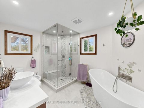 Photo 16 at 14 Marchwood Crescent, Harding, Richmond Hill
