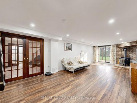 Photo 23 at 14 Marchwood Crescent, Harding, Richmond Hill