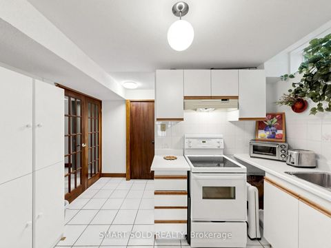 Photo 24 at 14 Marchwood Crescent, Harding, Richmond Hill