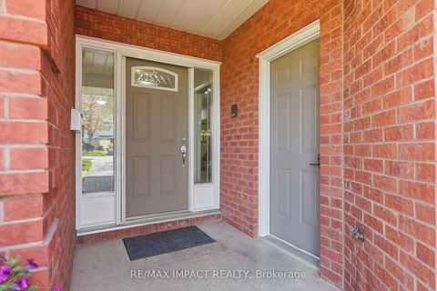 Photo 3 at 293 Blue Heron Drive, Eastdale, Oshawa