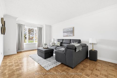 Photo 6 at 293 Blue Heron Drive, Eastdale, Oshawa