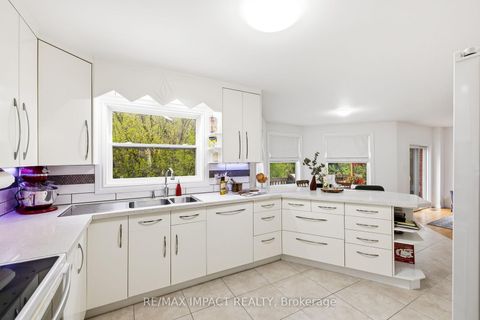 Photo 9 at 293 Blue Heron Drive, Eastdale, Oshawa