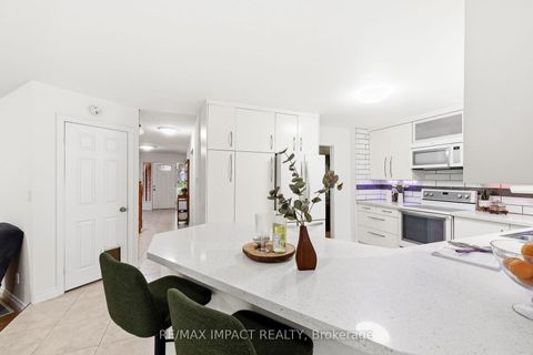 Photo 10 at 293 Blue Heron Drive, Eastdale, Oshawa