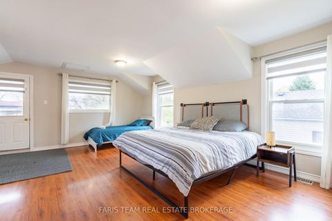 Photo 13 at 687 Innisfil Beach Road, Alcona, Innisfil