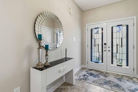 Photo 5 at 100 Andes Crescent, Vellore Village, Vaughan