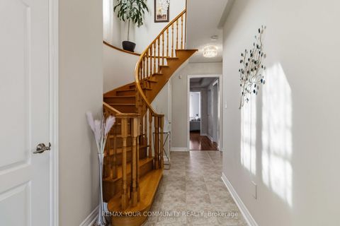 Photo 6 at 100 Andes Crescent, Vellore Village, Vaughan