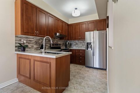 Photo 12 at 100 Andes Crescent, Vellore Village, Vaughan