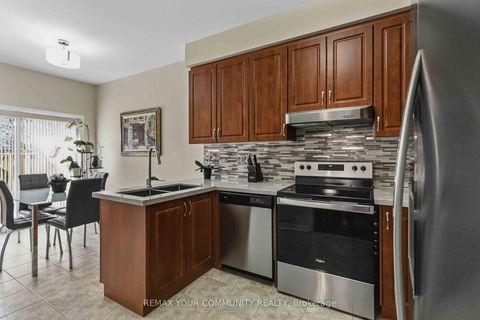 Photo 15 at 100 Andes Crescent, Vellore Village, Vaughan