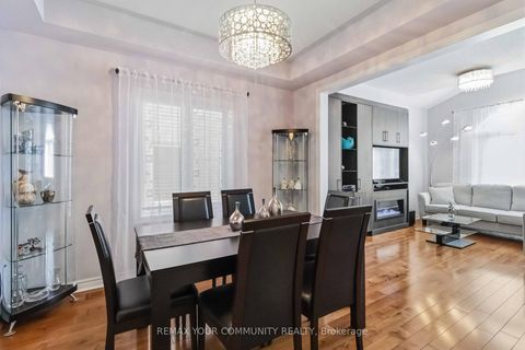 Photo 16 at 100 Andes Crescent, Vellore Village, Vaughan