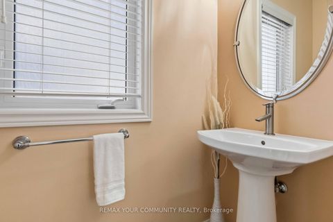 Photo 19 at 100 Andes Crescent, Vellore Village, Vaughan