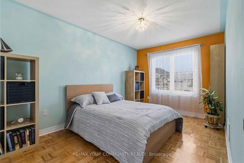 Photo 22 at 100 Andes Crescent, Vellore Village, Vaughan