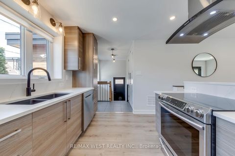 Photo 4 at 145 Bexhill Avenue, Birchmount, Toronto