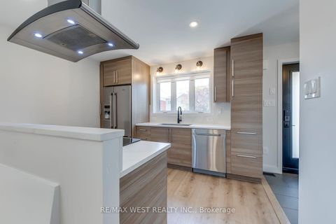 Photo 6 at 145 Bexhill Avenue, Birchmount, Toronto