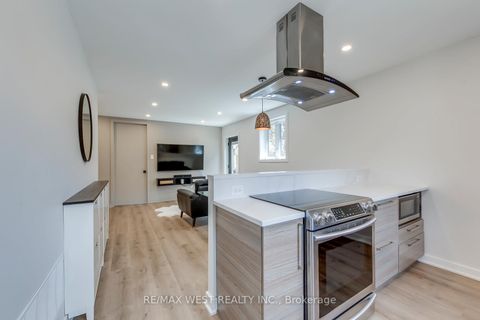 Photo 7 at 145 Bexhill Avenue, Birchmount, Toronto