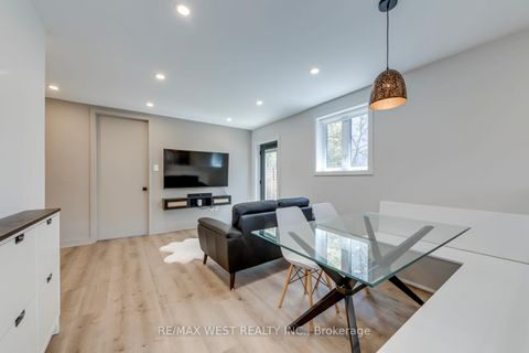 Photo 10 at 145 Bexhill Avenue, Birchmount, Toronto