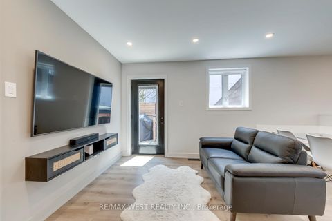 Photo 12 at 145 Bexhill Avenue, Birchmount, Toronto