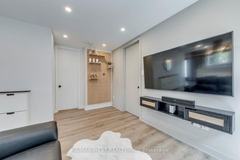 Photo 13 at 145 Bexhill Avenue, Birchmount, Toronto