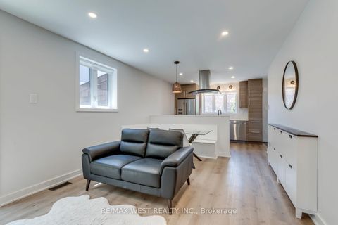 Photo 14 at 145 Bexhill Avenue, Birchmount, Toronto