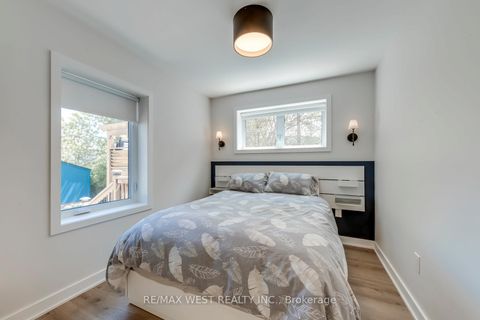 Photo 15 at 145 Bexhill Avenue, Birchmount, Toronto
