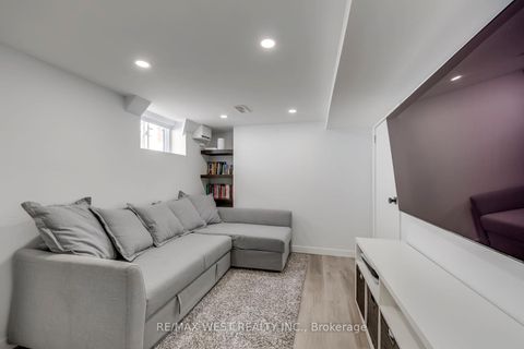 Photo 25 at 145 Bexhill Avenue, Birchmount, Toronto