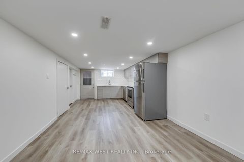 Photo 34 at 145 Bexhill Avenue, Birchmount, Toronto