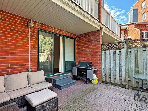 Photo 21 at 14 - 660B Wellington Street W, Niagara, Toronto