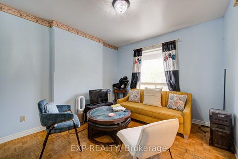 Photo 4 at 170 Wallace Avenue, Junction, Toronto