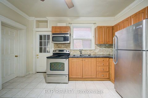 Photo 17 at 170 Wallace Avenue, Junction, Toronto